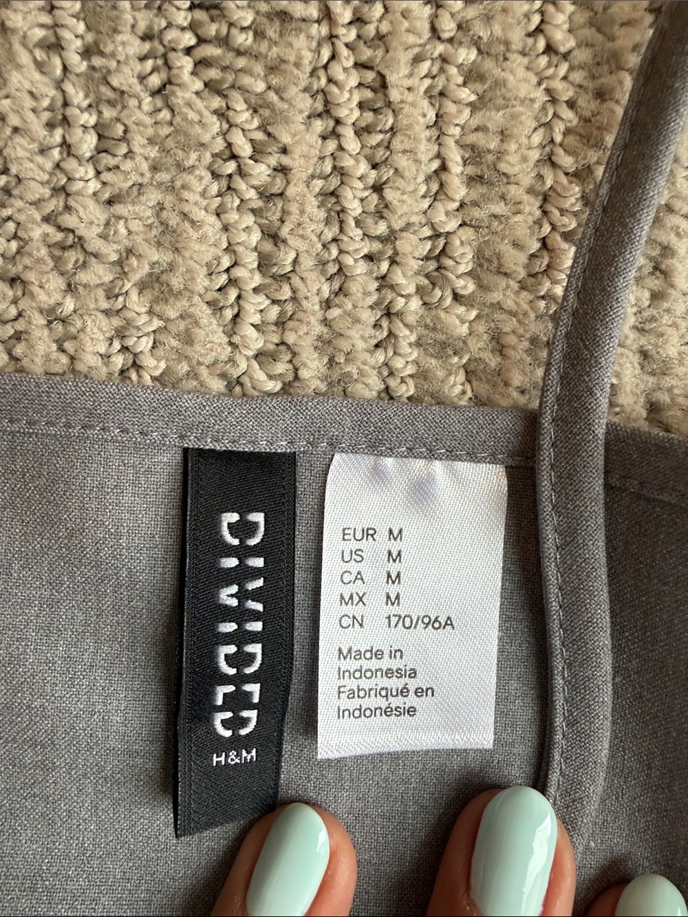 Grey top - Picture 2 of 2